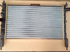 Bmw 528i E39 su radiatoru